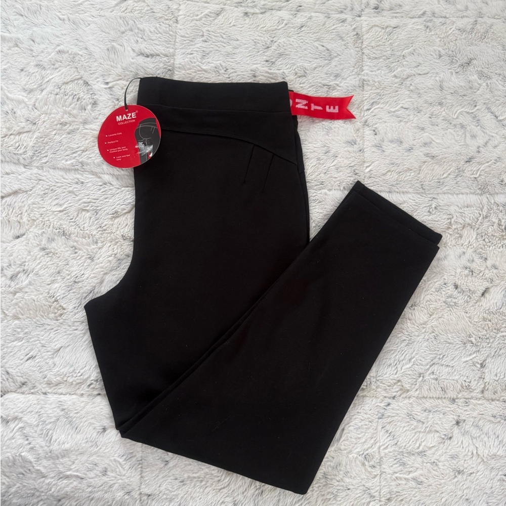 Maze NWT Black stretch slacks